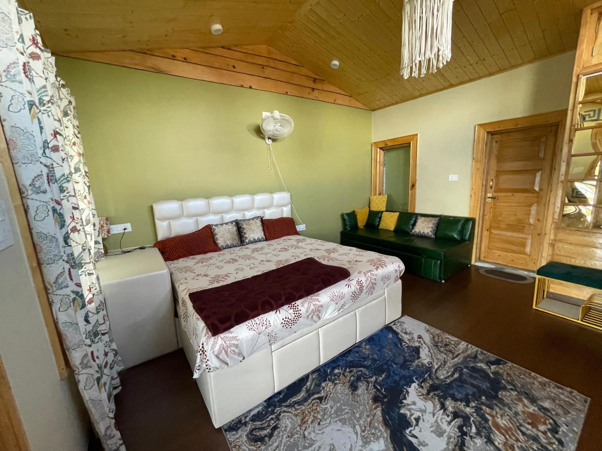 3 Bedroom Plus Attic Bedroom At Vacay Datcha Kud Exterior foto